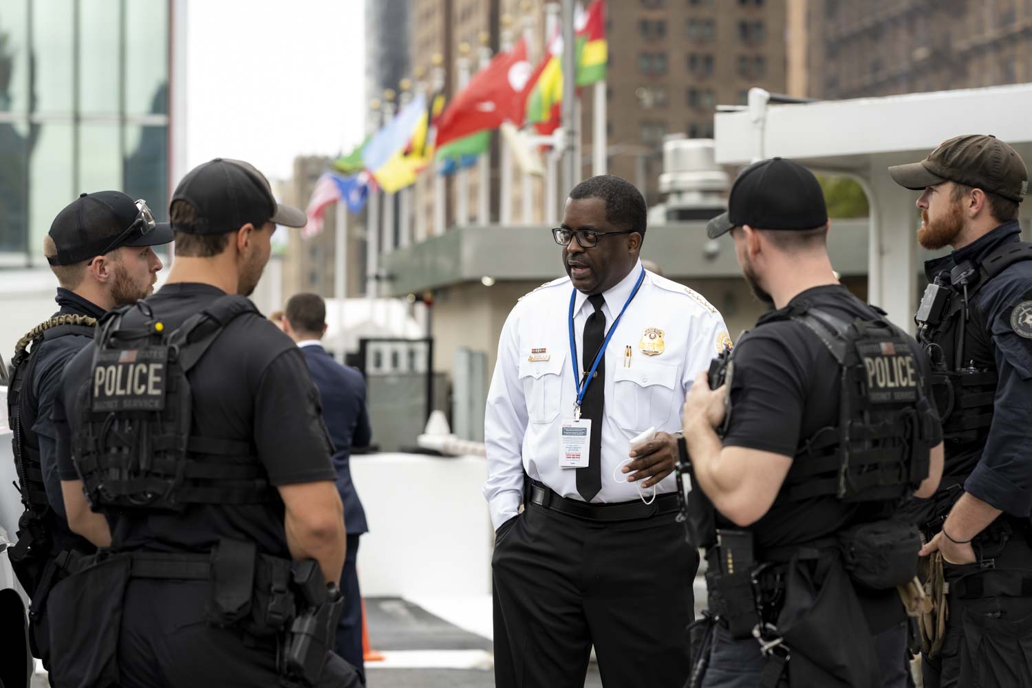 Secret Service Uniformed Division Chief speaking with several Uniformed Division Officers.